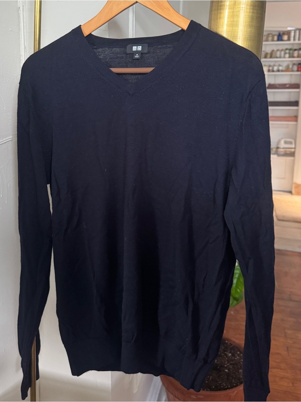 Uniqlo Extra Fine Merino Wool Dark Navy V-Neck Sweater Men’s M